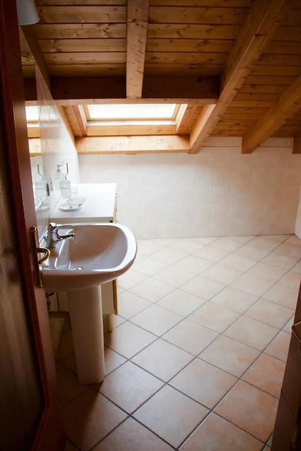 Villa Rosina Loft نيسّو 0*,  إيطاليا